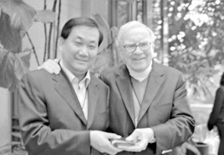 C.J. Liu, founder and Chairman of PPG and Warren Buffett, Chairman and CEO of Berkshire Hathaway